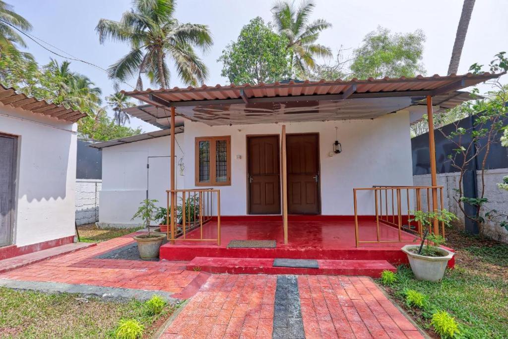 Waves And Shores Beach Villa Mararikulam Buitenkant foto