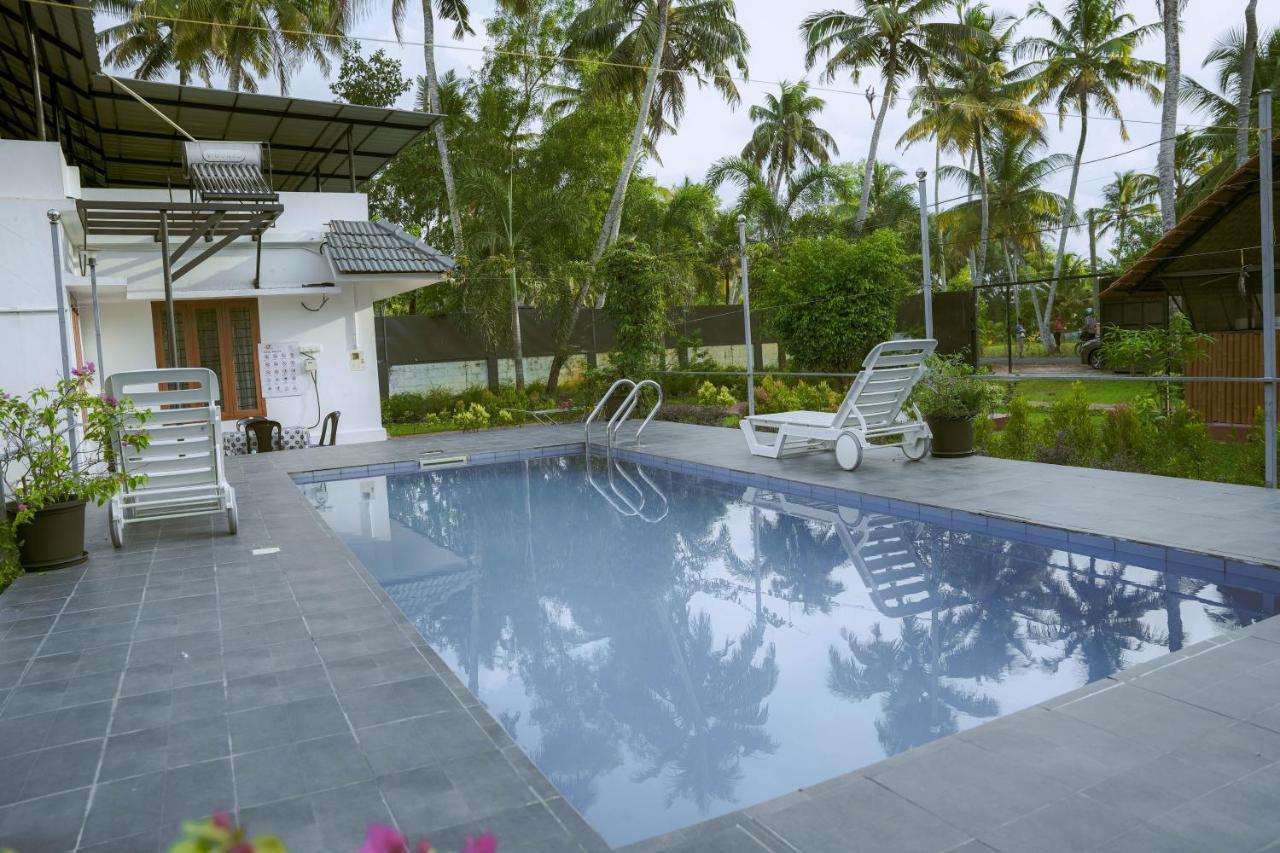 Waves And Shores Beach Villa Mararikulam Buitenkant foto