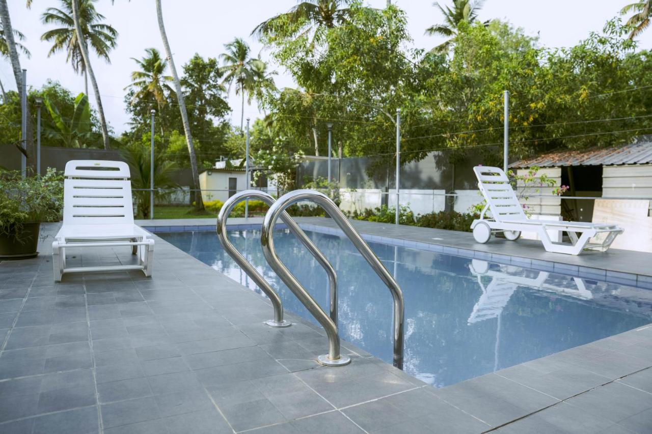 Waves And Shores Beach Villa Mararikulam Buitenkant foto