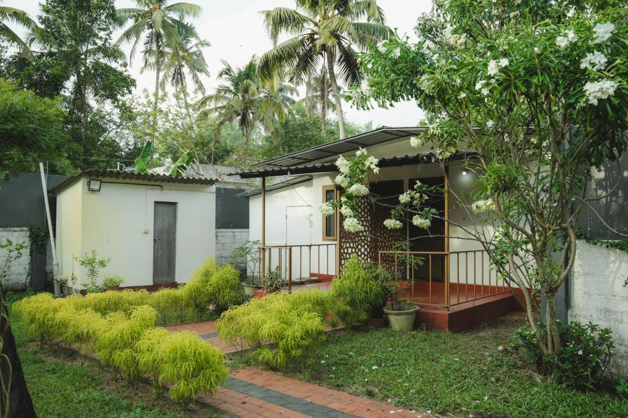 Waves And Shores Beach Villa Mararikulam Buitenkant foto