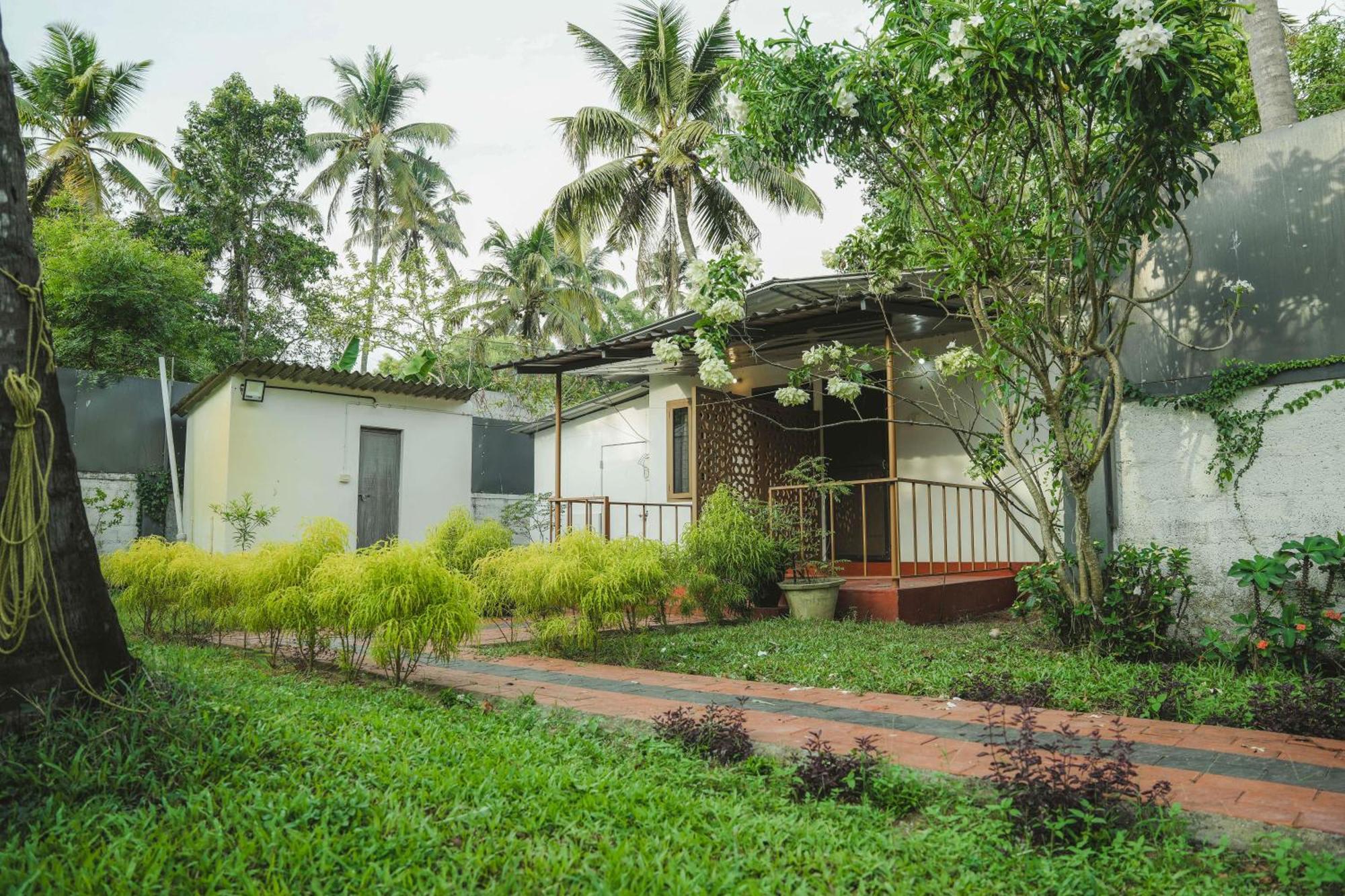 Waves And Shores Beach Villa Mararikulam Buitenkant foto